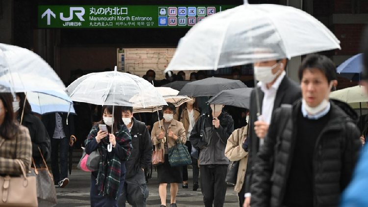 Foreign workers in Japan exceed 2 million for first time