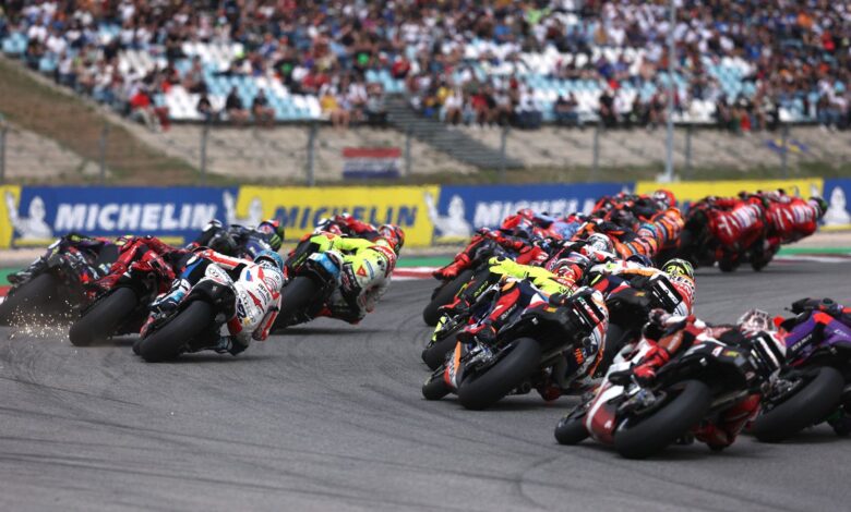 MotoGP - Portuguese Grand Prix - Algarve International Circuit, Portimao, Portugal - March 24, 2024 General view at the start of the race REUTERS/Rodrigo Antunes