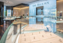 Diamond giant De Beers is in the shop window, but the potential buyers are few