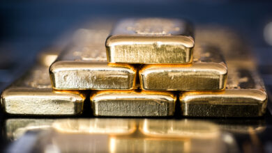 Gold prices set for weekly decline ahead of US inflation data