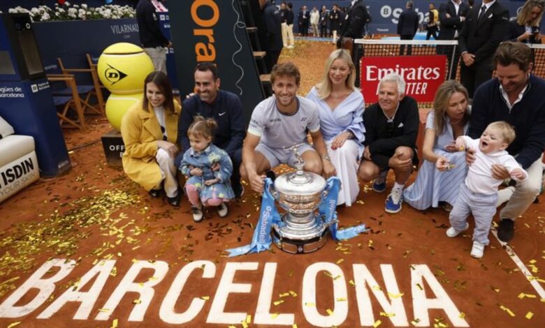 Ruud defeats Tsitsipas to win Barcelona Open