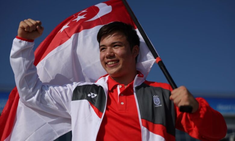 17-year-old Singaporean kitefoiler Maximilian Maeder retains world title