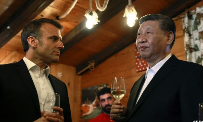 Macron hosts Xi in French mountains to talk Ukraine, trade