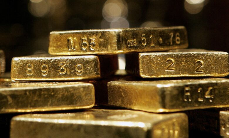 Gold steadies after slide below key US$2,300 level