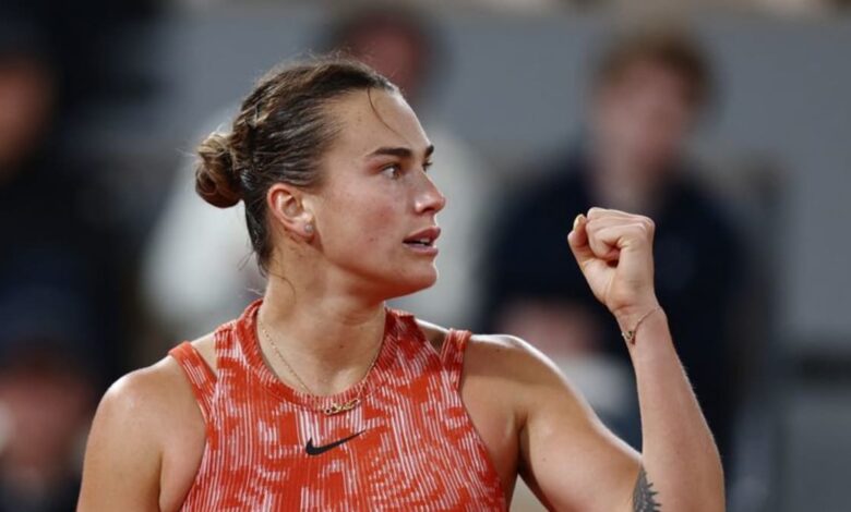 Sabalenka keeps up good-luck ritual of signing trainer's bald head