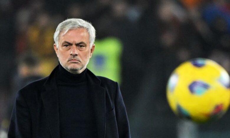 Turkish club Fenerbahce begin negotiations with coach Mourinho