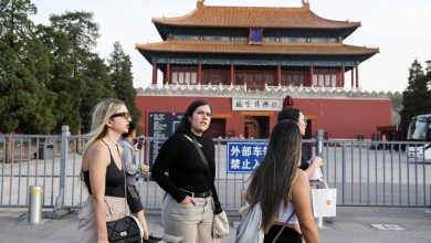 China lures tourists with easy entry, but tough sell for some