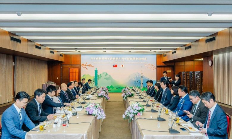 Foreign Minister Wu hosts welcome dinner for Japanese delegation from Liberal Democratic Party Youth Division