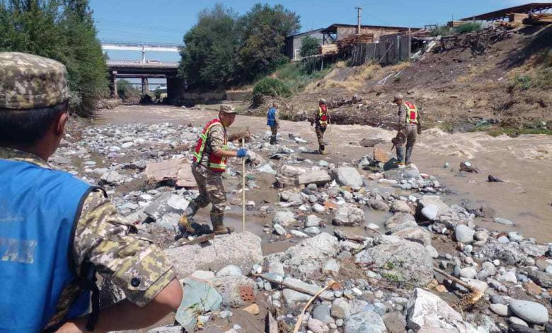 Kazakhstan Sends 40 Tons of Humanitarian Aid to Kyrgyz Republic After Mudflows