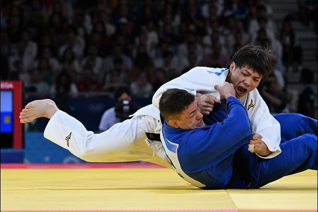 Olympics | Japan's Abe retains men's judo 66kg title in Paris (updated)