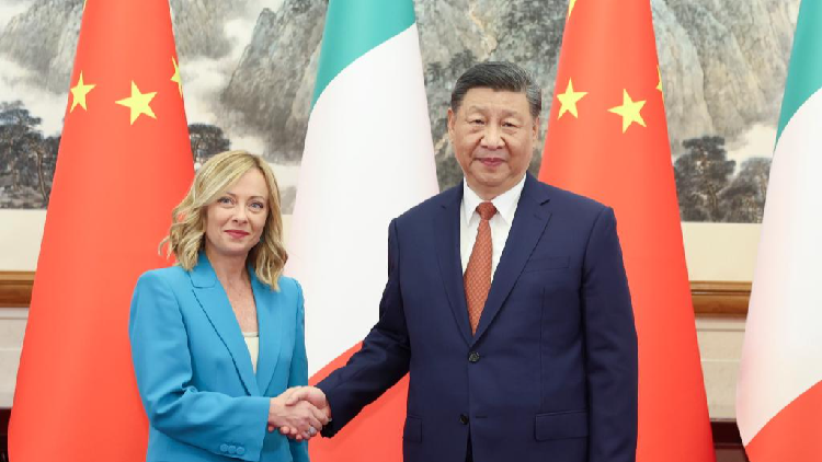 President Xi Jinping meets with Italian prime minister