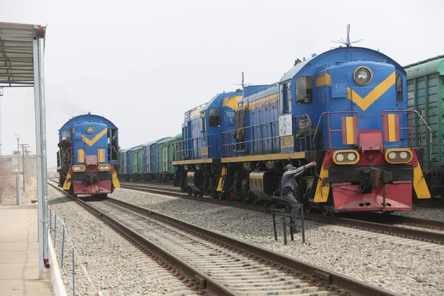 Railway freight shipment transforms Afghan border town into bustling hub