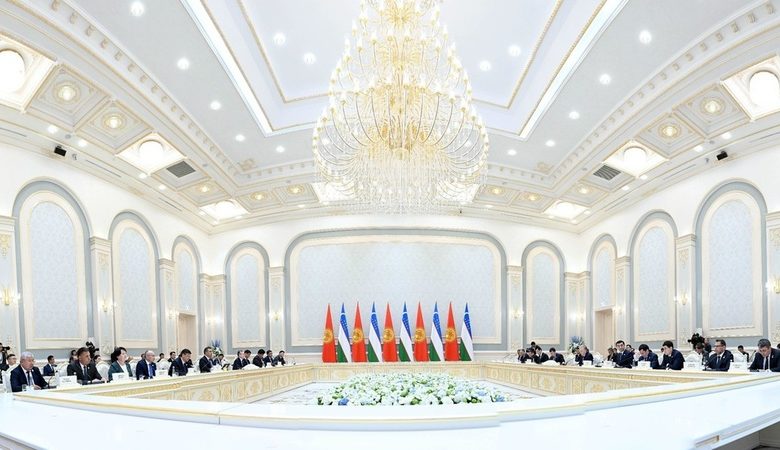 Sadyr Japarov and Shavkat Mirziyoyev hold talks in Tashkent