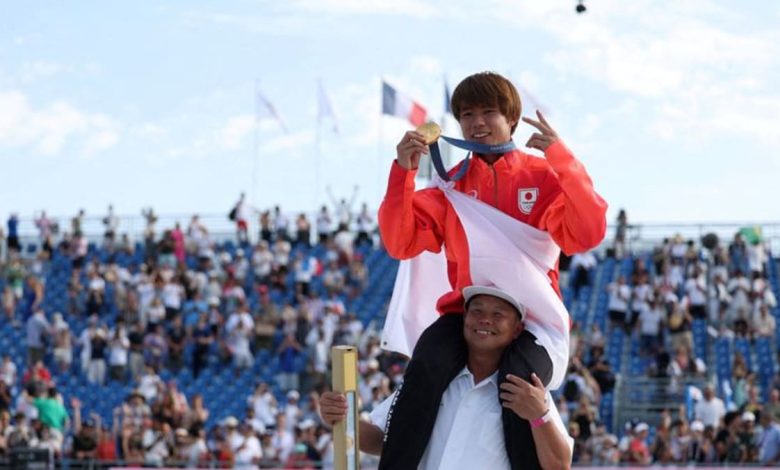 Skateboarding-Men's street medallists feel next generation closing in