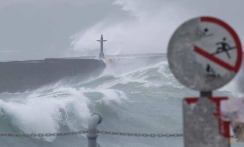 Typhoon Gaemi sinks freighter off Taiwan, heads to China coast