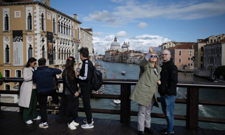 Venice begins ticketing system trial in bid to combat overtourism