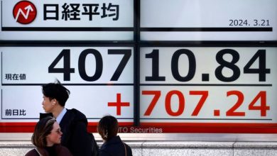 Asia shares, gold underpinned by rate cut hopes