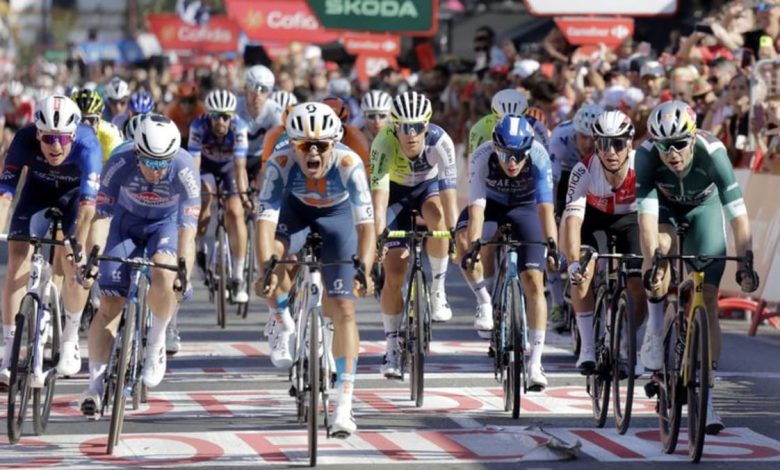 Bitter edges Van Aert to win Vuelta fifth stage