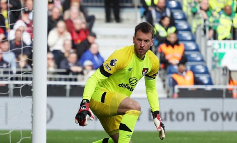 Bournemouth keeper Neto joins Arsenal on loan