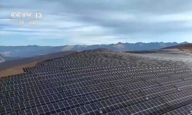 China expands world's highest solar power station to new height