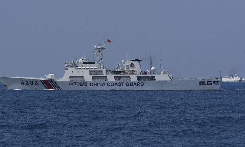 China takes control measures against intruding Philippine vessels