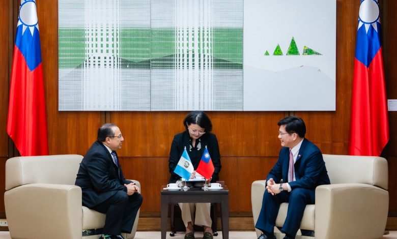 Foreign Minister Lin meets with Guatemalan Vice Foreign Minister Orozco