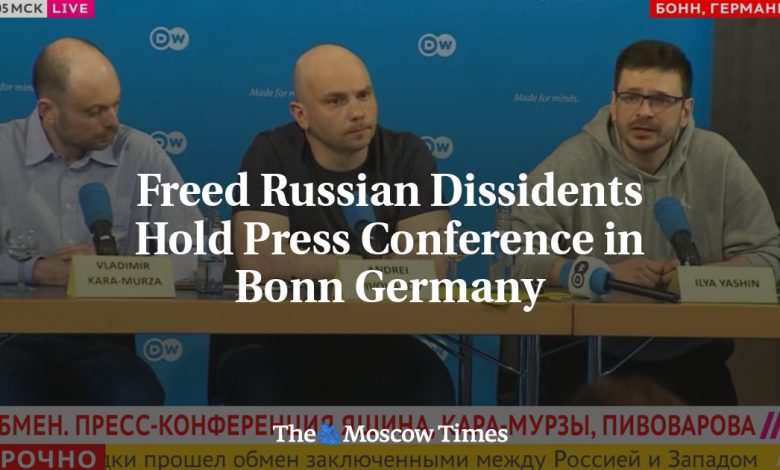 Freed Russian Dissidents Hold Press Conference in Bonn Germany