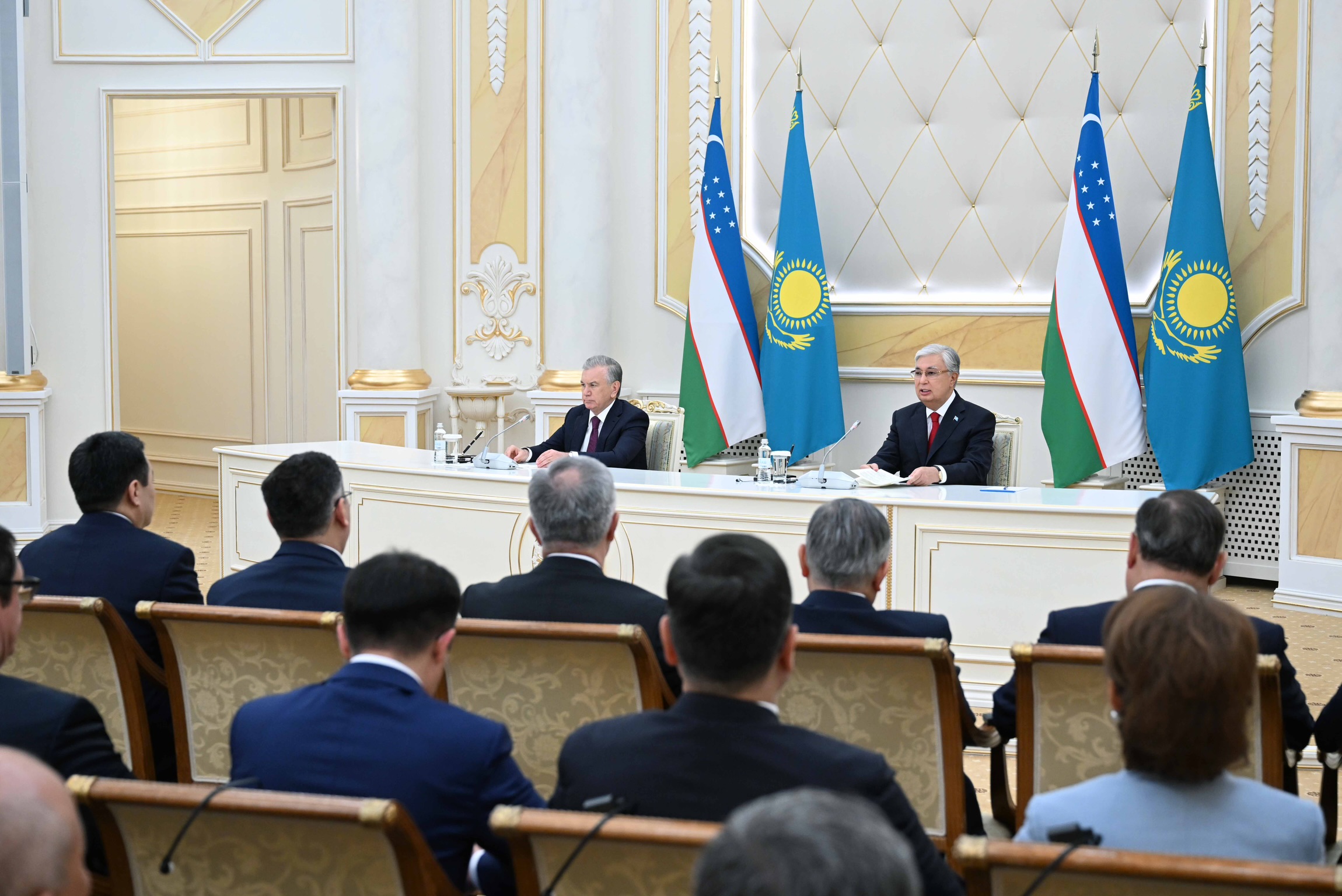 Kazakh, Uzbek Presidents Chart Strategic Path for Bilateral Cooperation at Media Briefing