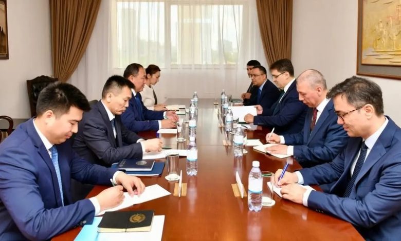 Kazakhstan and Uzbekistan hold political consultations in Astana