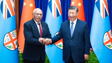 President Xi Jinping meets Fijian PM