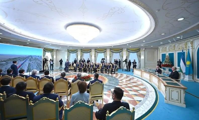 Presidents of Kazakhstan and Uzbekistan attend ceremony of arrival of container train from Xi'an to Tashkent