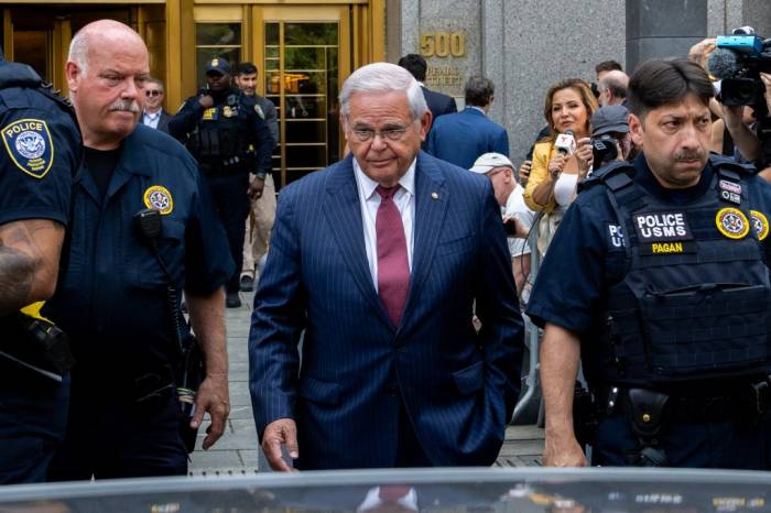 Pro-Armenian US Sen. Menendez resigns, scheduled to be sentenced on Oct. 29