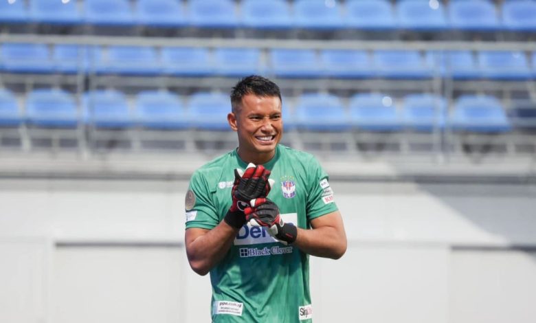 Singapore goalkeeper Hassan Sunny announces retirement from international football