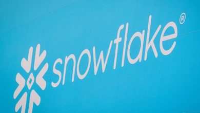 Snowflake raises annual product revenue forecast