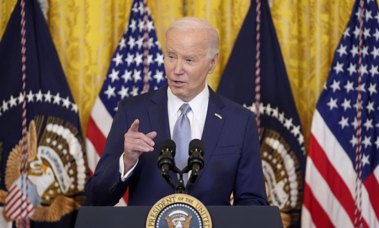 Texas judge suspends Biden immigration reform policy