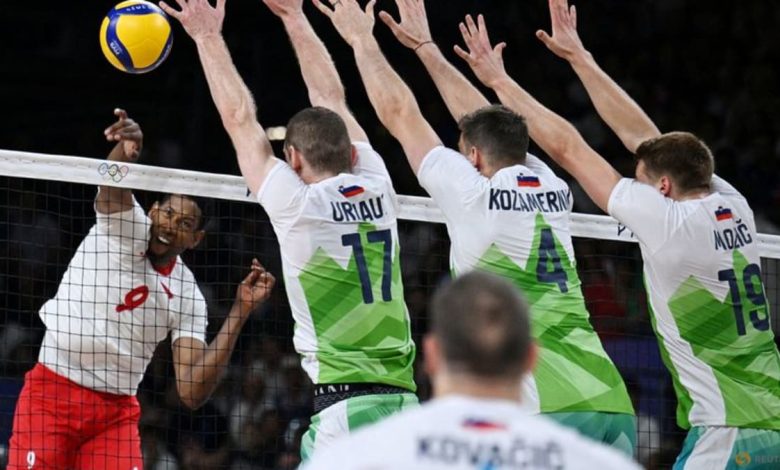 Volleyball-Poland end 20-year quarter-final jinx to advance