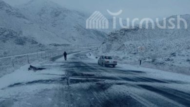 Dolon pass covered with snow and fog