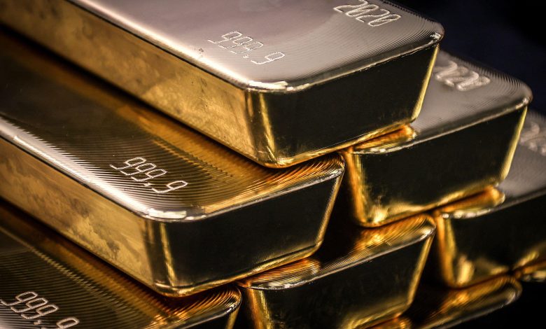 Gold heads for third weekly advance following record run