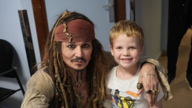 Johnny Depp reprises Captain Jack Sparrow character while visiting patients at Spanish hospital