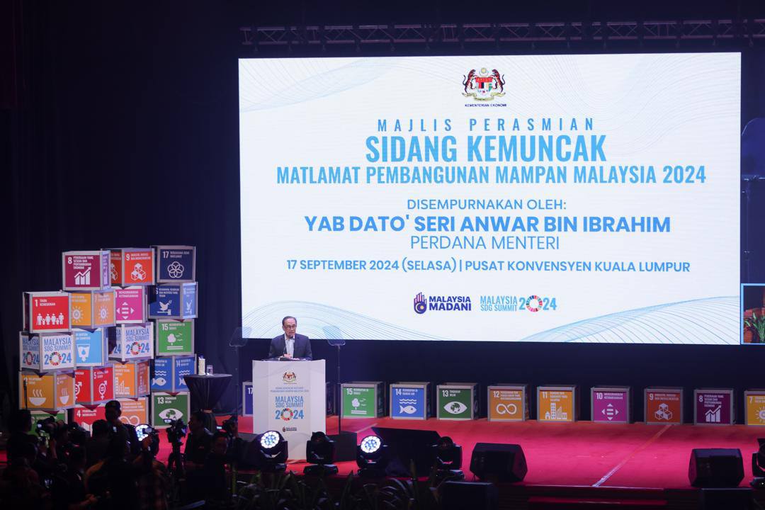 Pm Anwar Ibrahim Visited The Un Booth At #Malaysiasdgsummit2024