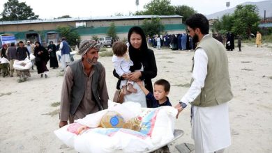 Afghans struggle with hunger amid economic slump