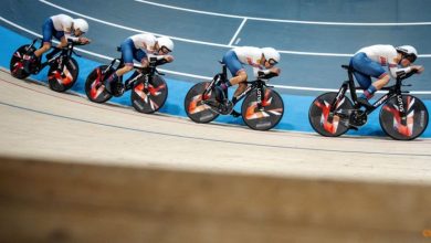 Britain's Charlton breaks individual pursuit world record