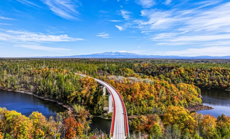 Changbai Mountain captivates with panoramic views and waterfalls