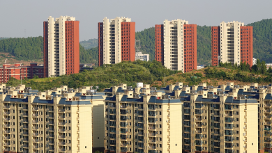 China's banks cut existing mortgage rates to support real estate