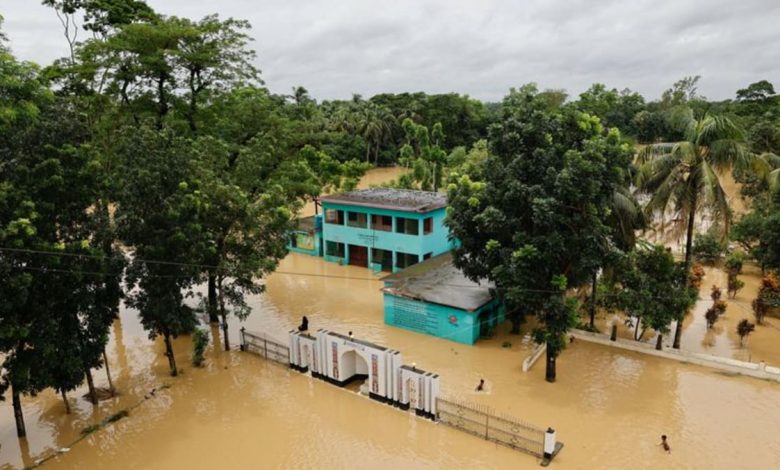 Floods in Bangladesh leave five dead, thousands stranded