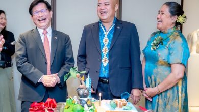 Foreign Minister Lin hosts welcome dinner for Tuvalu Prime Minister Teo and his wife