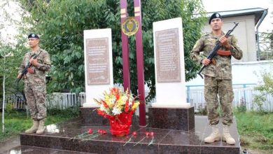 Monument to police officers who died in line of duty installed in Osh city