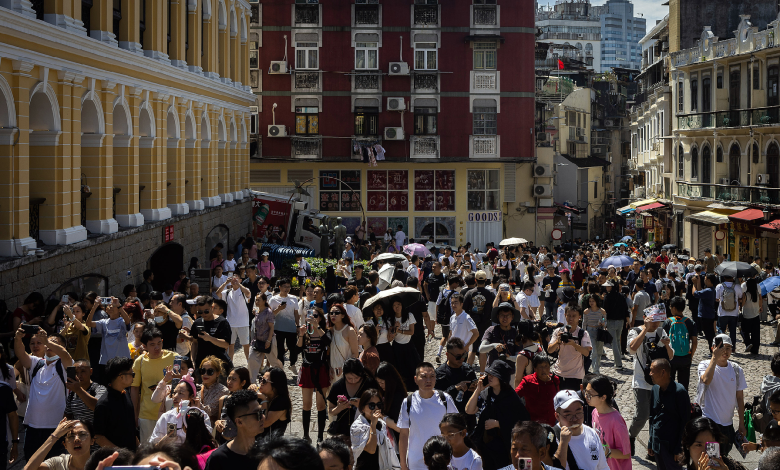 National Day holiday day 2: China's travel surge fuels market vitality