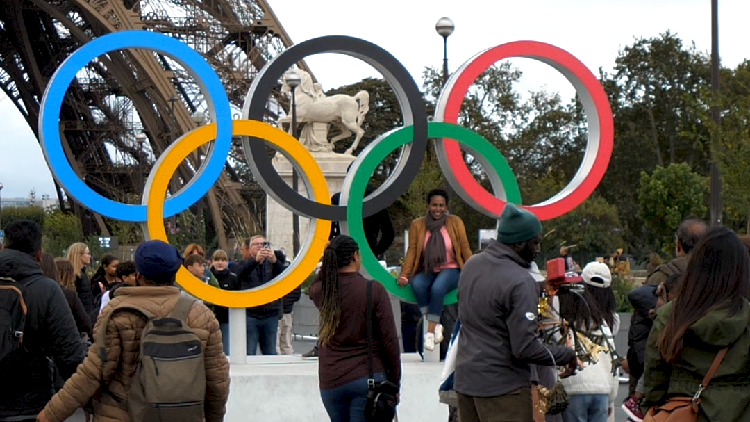 Paris mayor's plan for Olympic and Paralympic symbols splits opinion