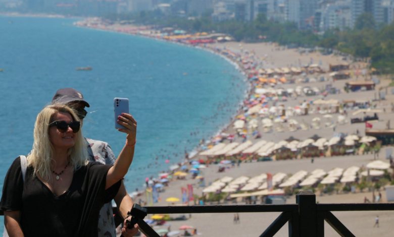 Türkiye's coastal gem Antalya hosts 15M tourists so far in 2024